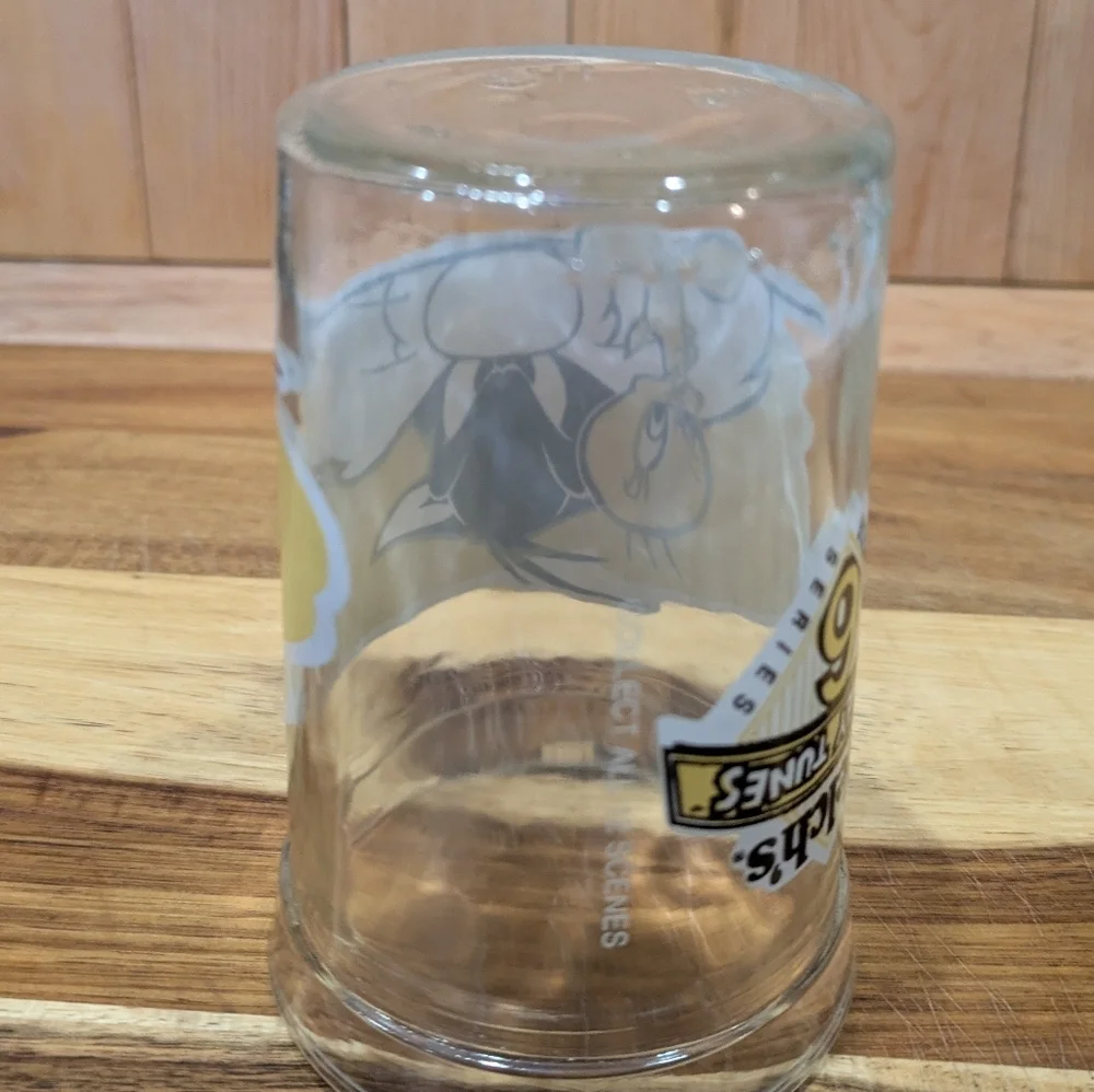 Looney Tunes Sylvester and Tweety Glass Welch's Collector Series 6
